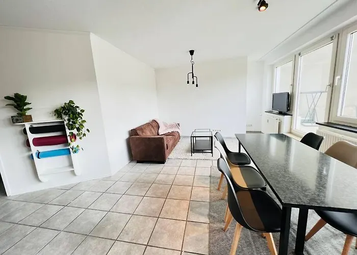 Zentrales Grosszuegiges Apartment Mit Dachterrasse!